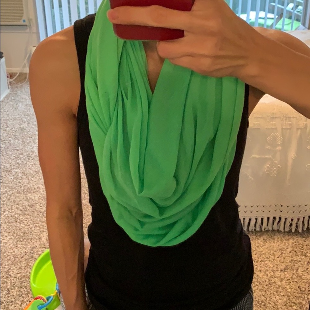 Green infinity scarf